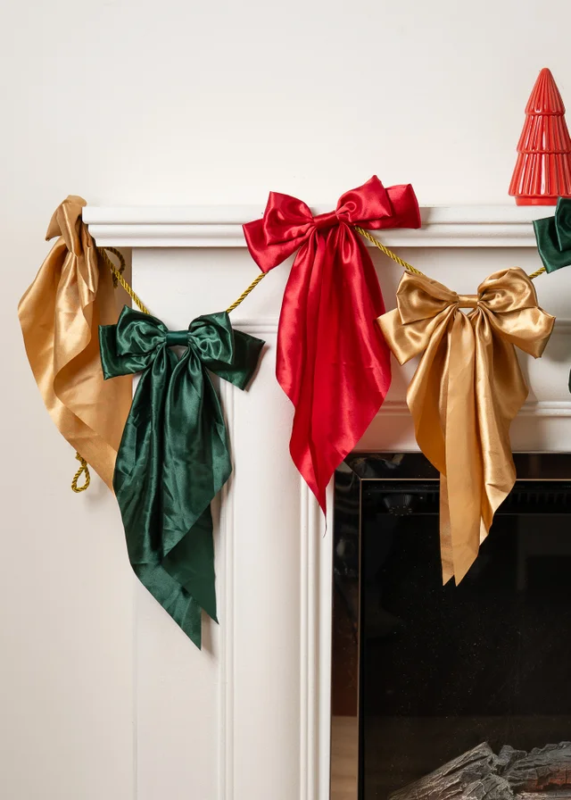 Scottish Everlastings Satin Bow Garland Red-Gold-Green 180cm