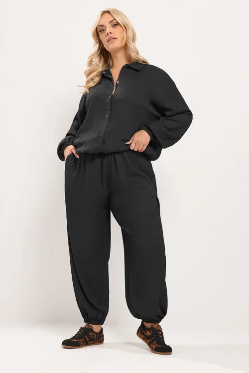 Yours Curve Black Crinkle Balloon Trousers - 30-32 Image 2