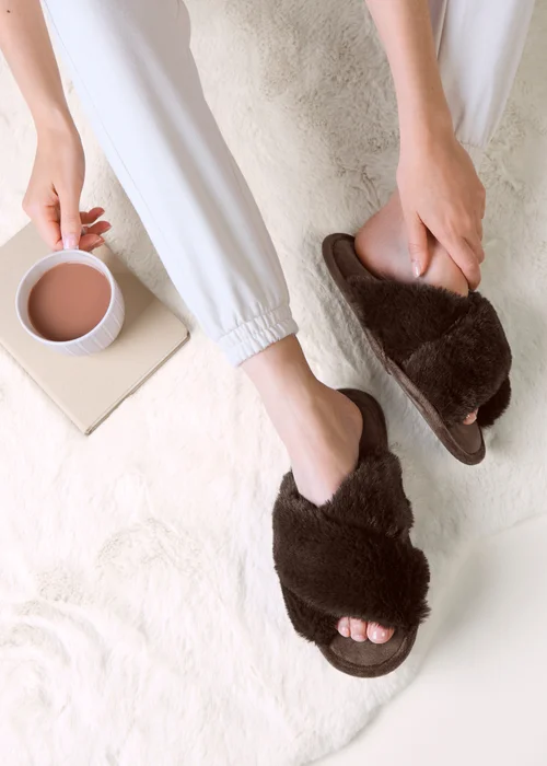 Totes Chocolate Brown Crossover Faux Fur Slider Slippers - 3-4 Image 3
