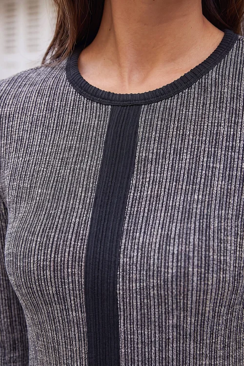 Roman Grey Textured Border Dress - 12 Image 4