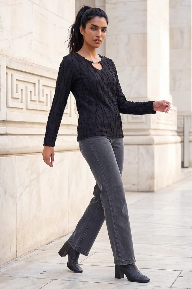 Roman Black Snaffle Trim Textured Top