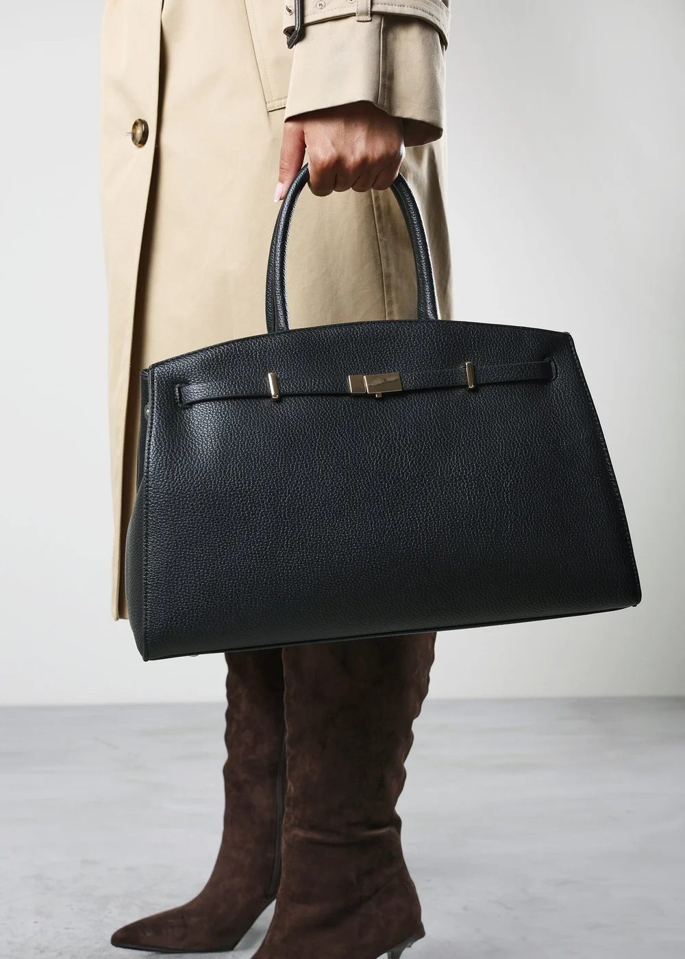 Where's That From Grelle Black Belt Lock Detail Tote Bag - One Size Image 5
