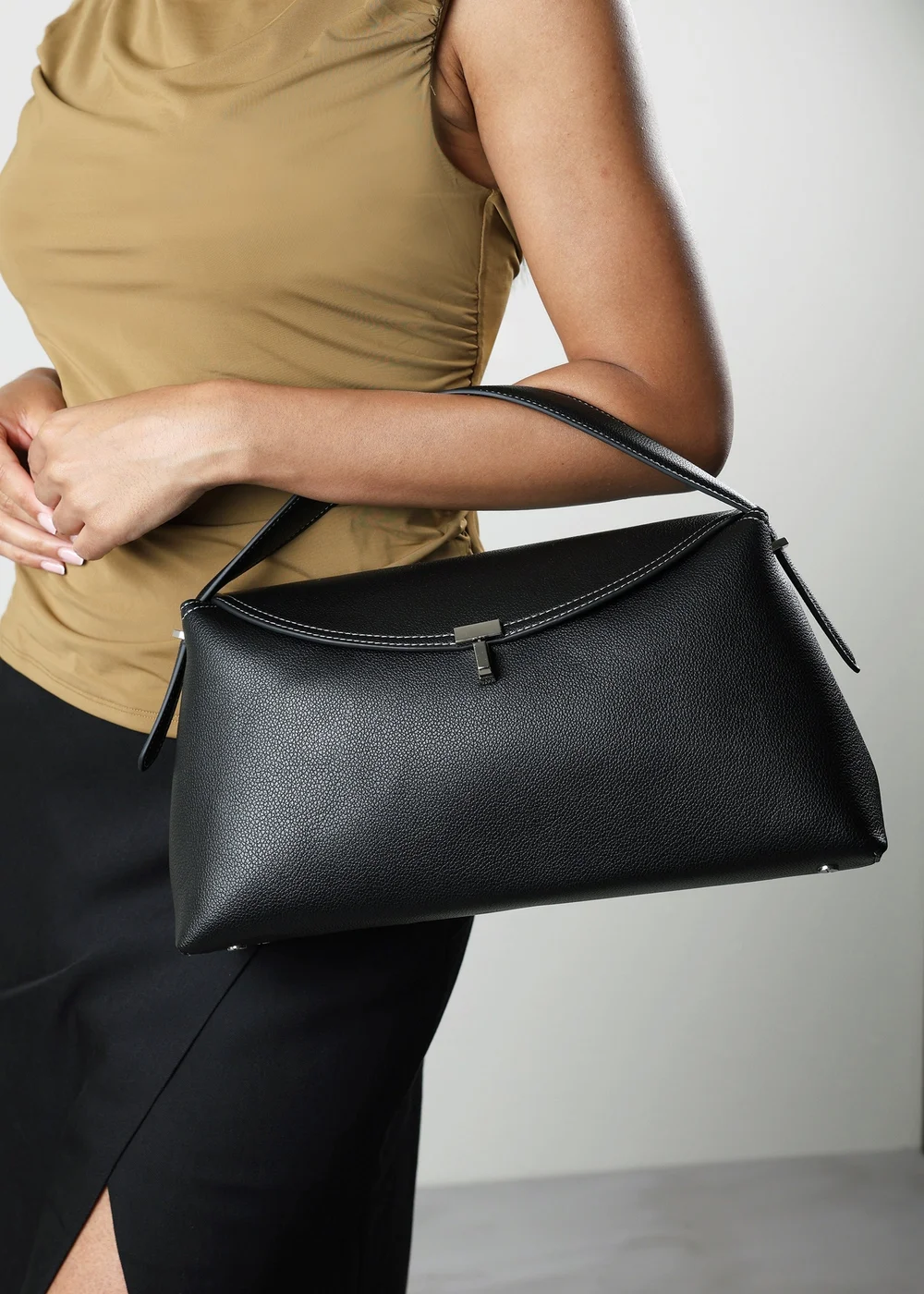 Where's That From Havina Black Faux Grain Leather Grab Bag with Gold Clasp Detail - One Size Image 5