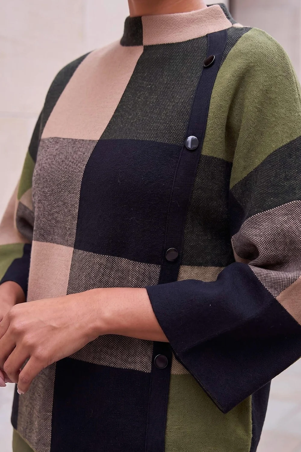 Roman Olive Check Button Detail Knit Cape - 20 Image 4