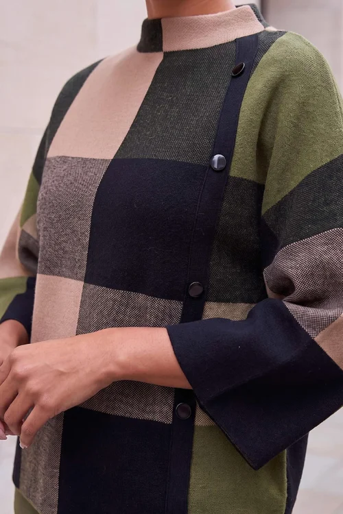 Roman Olive Check Button Detail Knit Cape - 20 Image 4