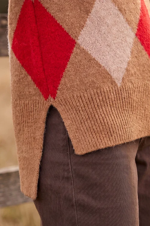 Roman Camel Diamond Argyle Knit - 10 Image 4