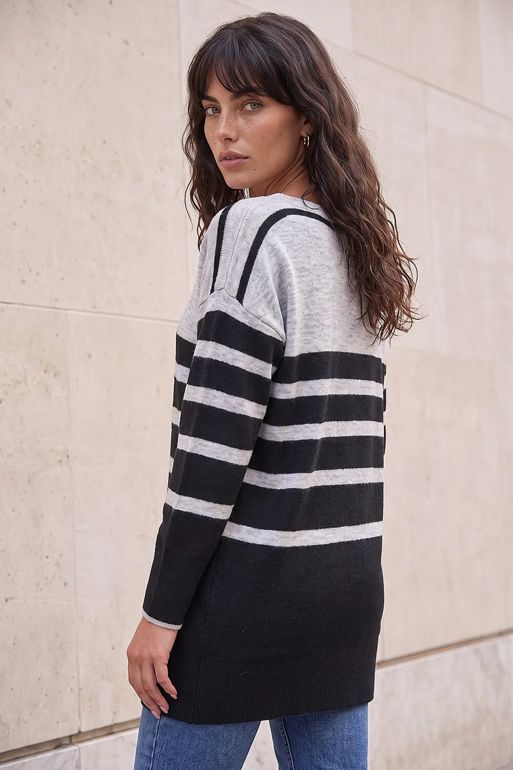 Roman Black Longline Tunic - 18 Image 3