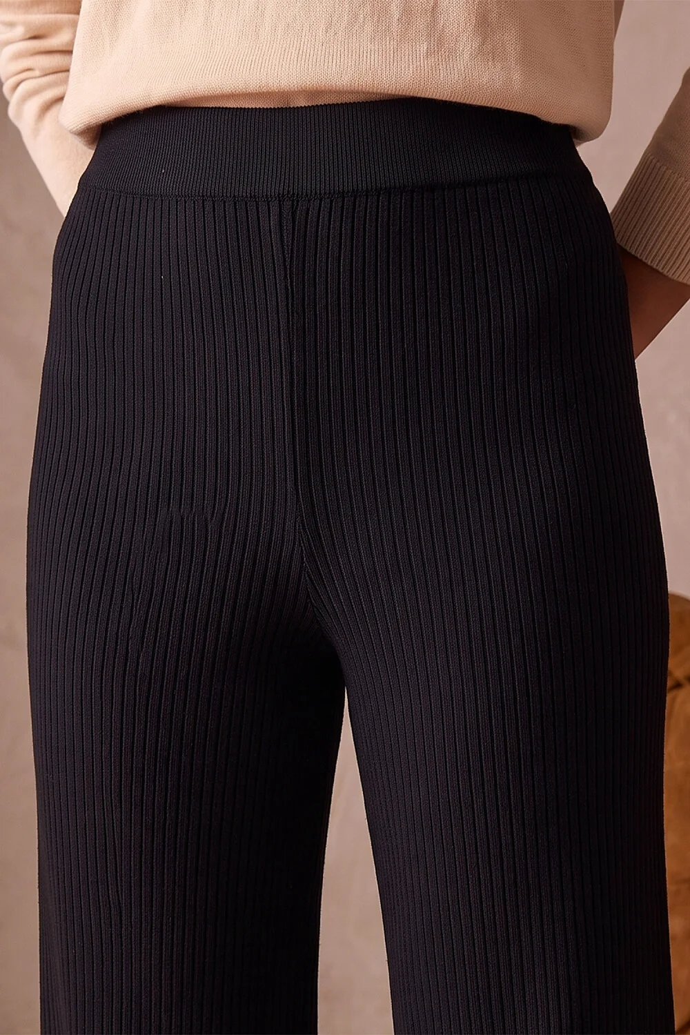 Roman Black Rib Knitted trouser - 12 Image 4