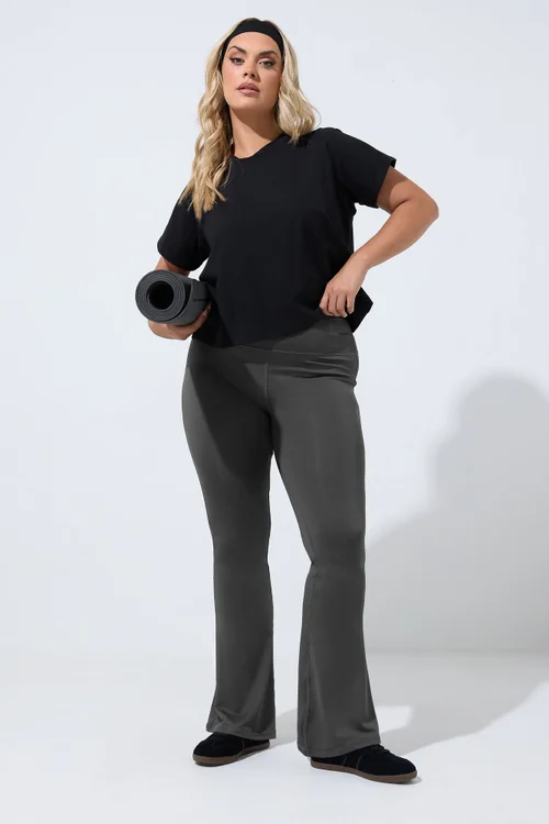 Yours Curve Grey Active Flared Leggings - 12 Image 3