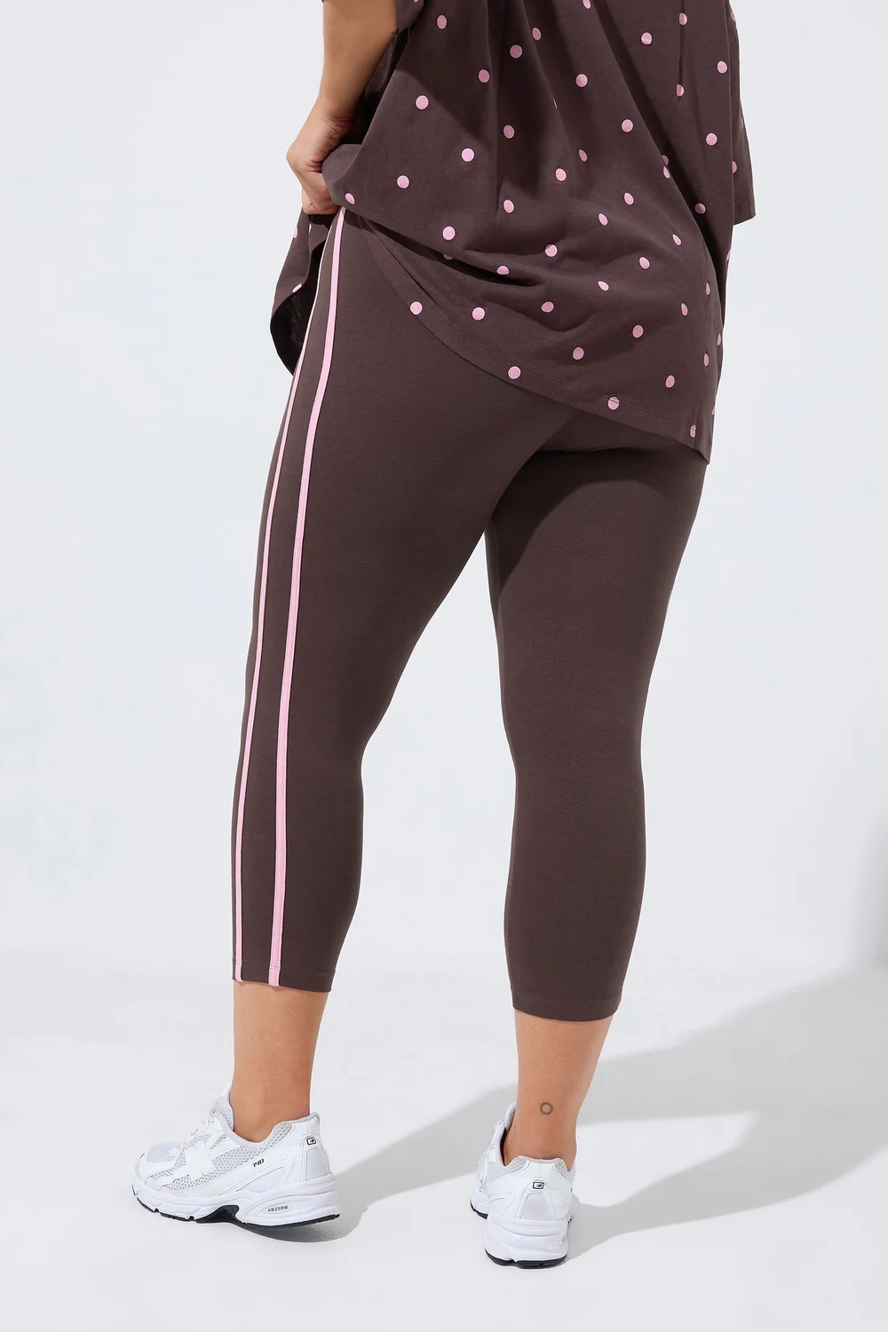 Yours Active Curve Chocolate Brown Cropped Leggings - 20 Image 3