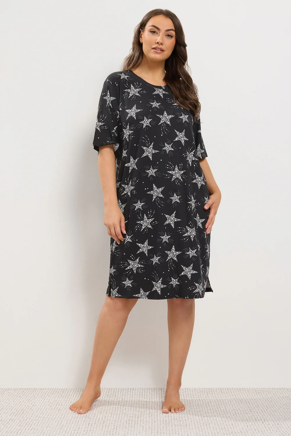 Yours Curve Black Star Print Soft Touch Nightdress - 18-20 Image 1