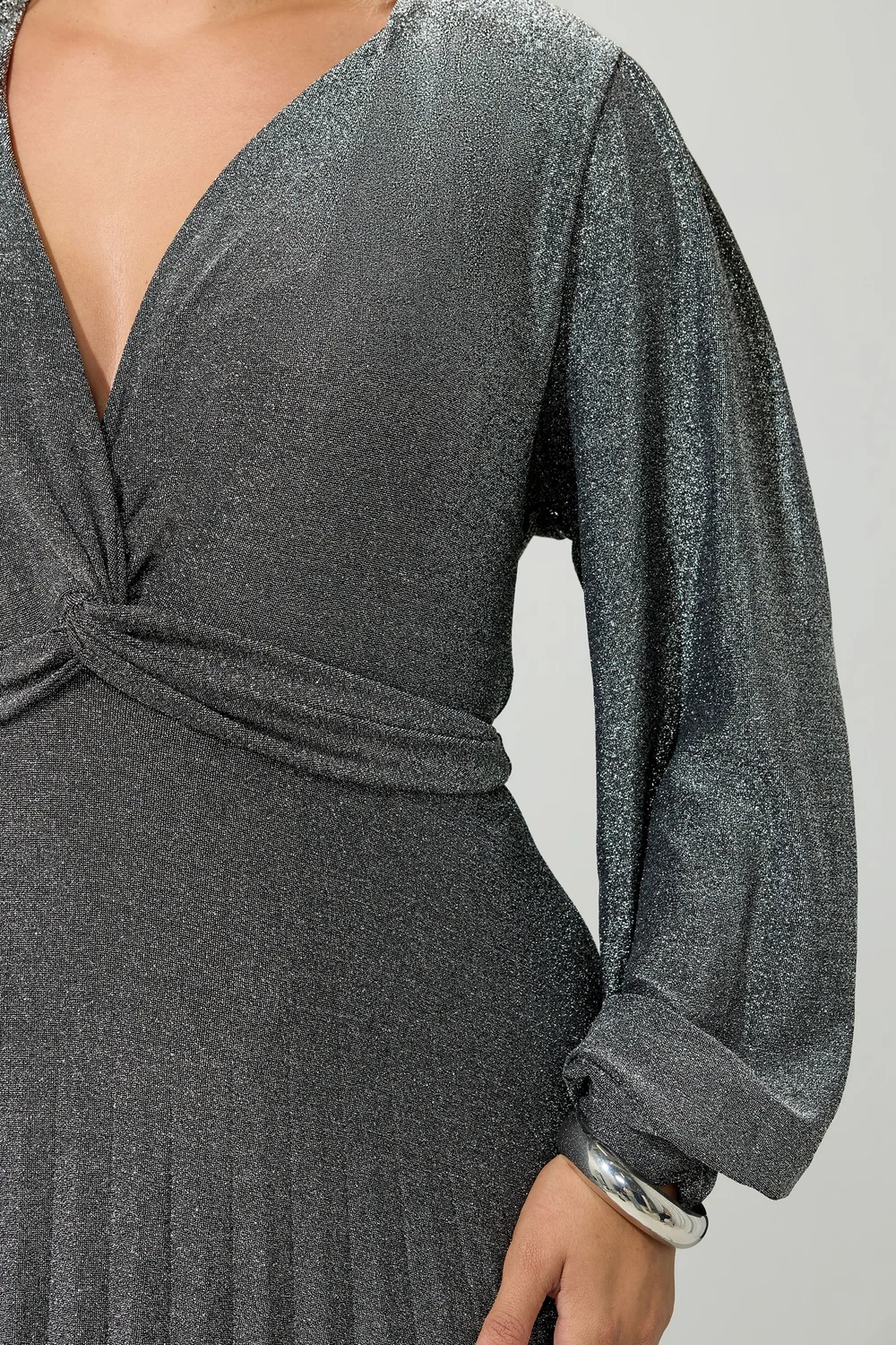Yours London Curve Silver Metallic Knot Pleated Maxi Dress - 20 Image 4