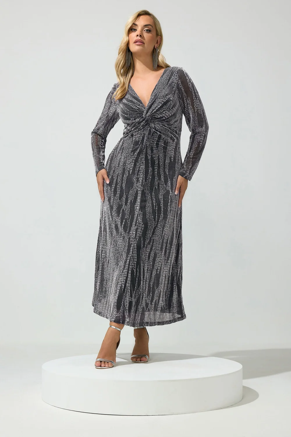 Yours London Curve Black & Silver Metallic Knot Dress - 26-28 Image 1