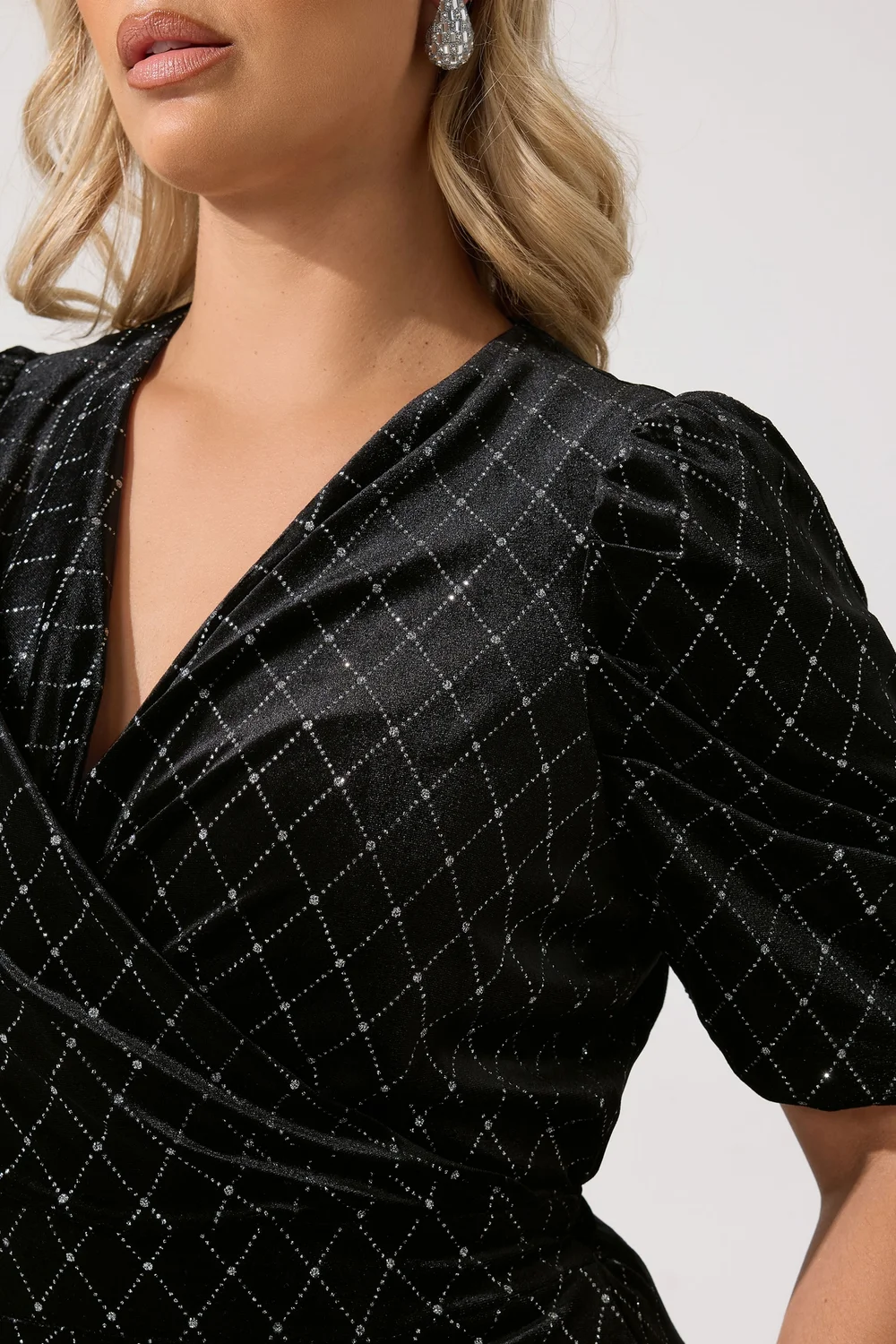 Yours London Curve Black Velvet Glitter Wrap Dress - 20 Image 4