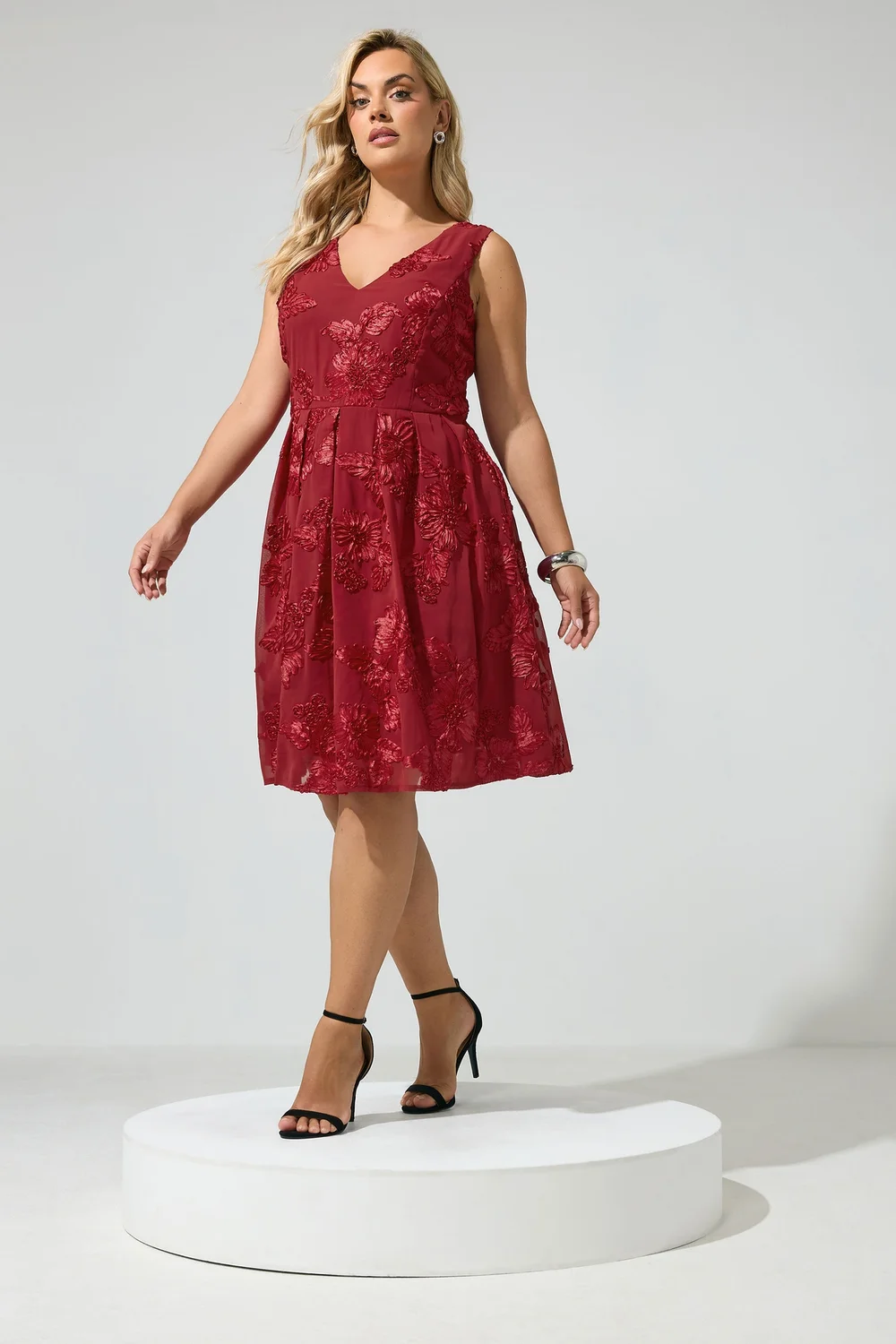 Yours London Curve Red Flower Applique Mini Dress - 16 Image 2