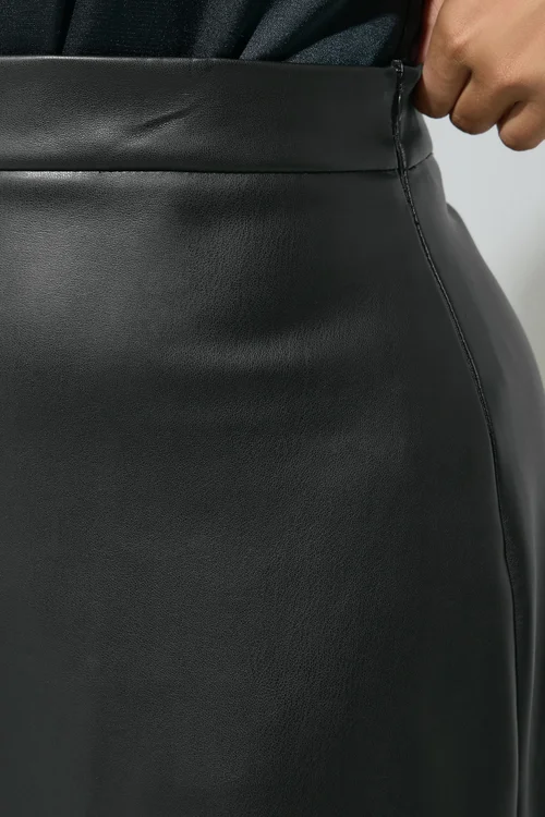 Yours London Curve Black Faux Leather Skirt - 22 Image 4