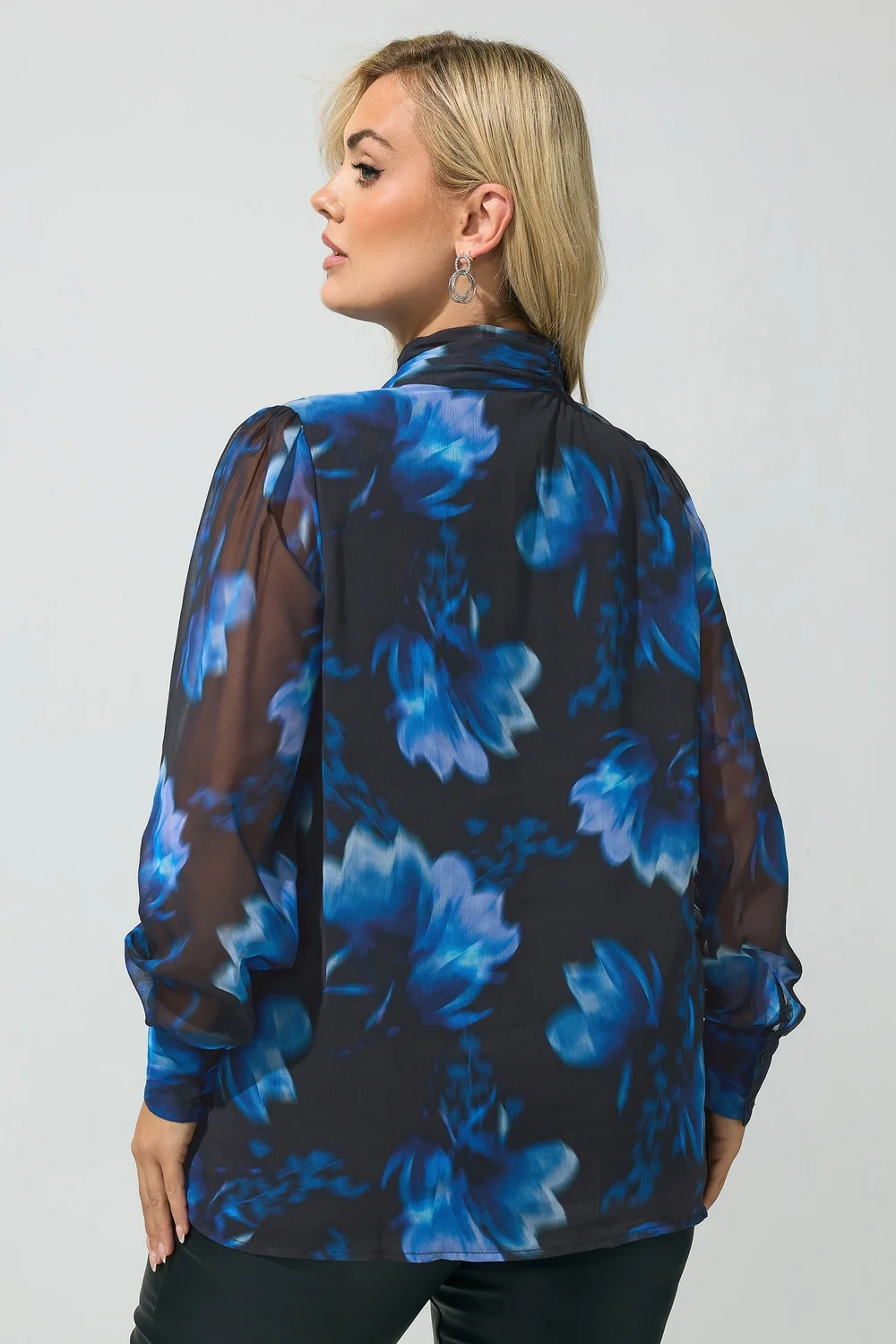 Yours London Curve Blue Blurred Floral Bow Blouse - 18 Image 3