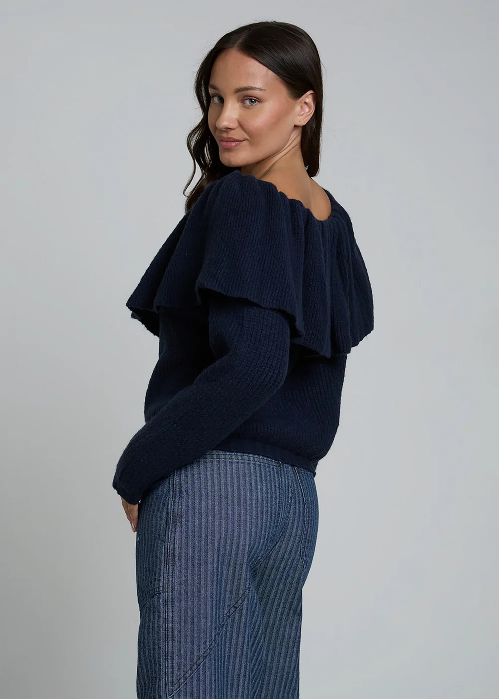 Wednesdays Girl Navy Off-the-Shoulder Ruffle Long Sleeve Jumper - M Image 2