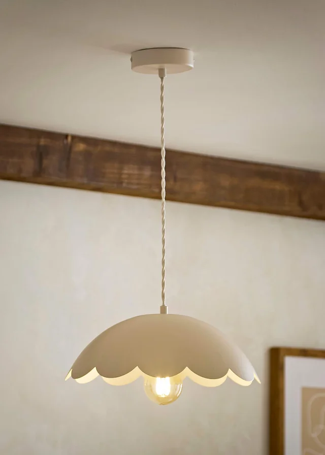 ValueLights Millie Cream Flower Scallop Ceiling Pendant