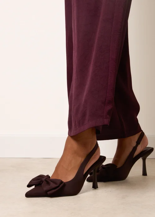 Blue Vanilla Brown Bow Front Slingback Heels - 4 Image 4