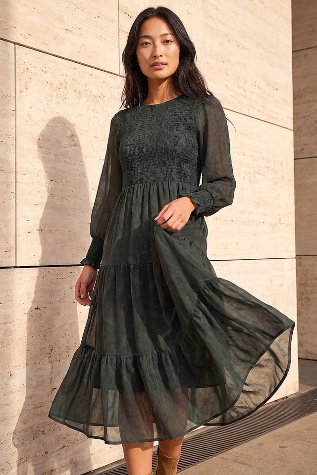 Roman Forest Petite Paisley Print Dresses