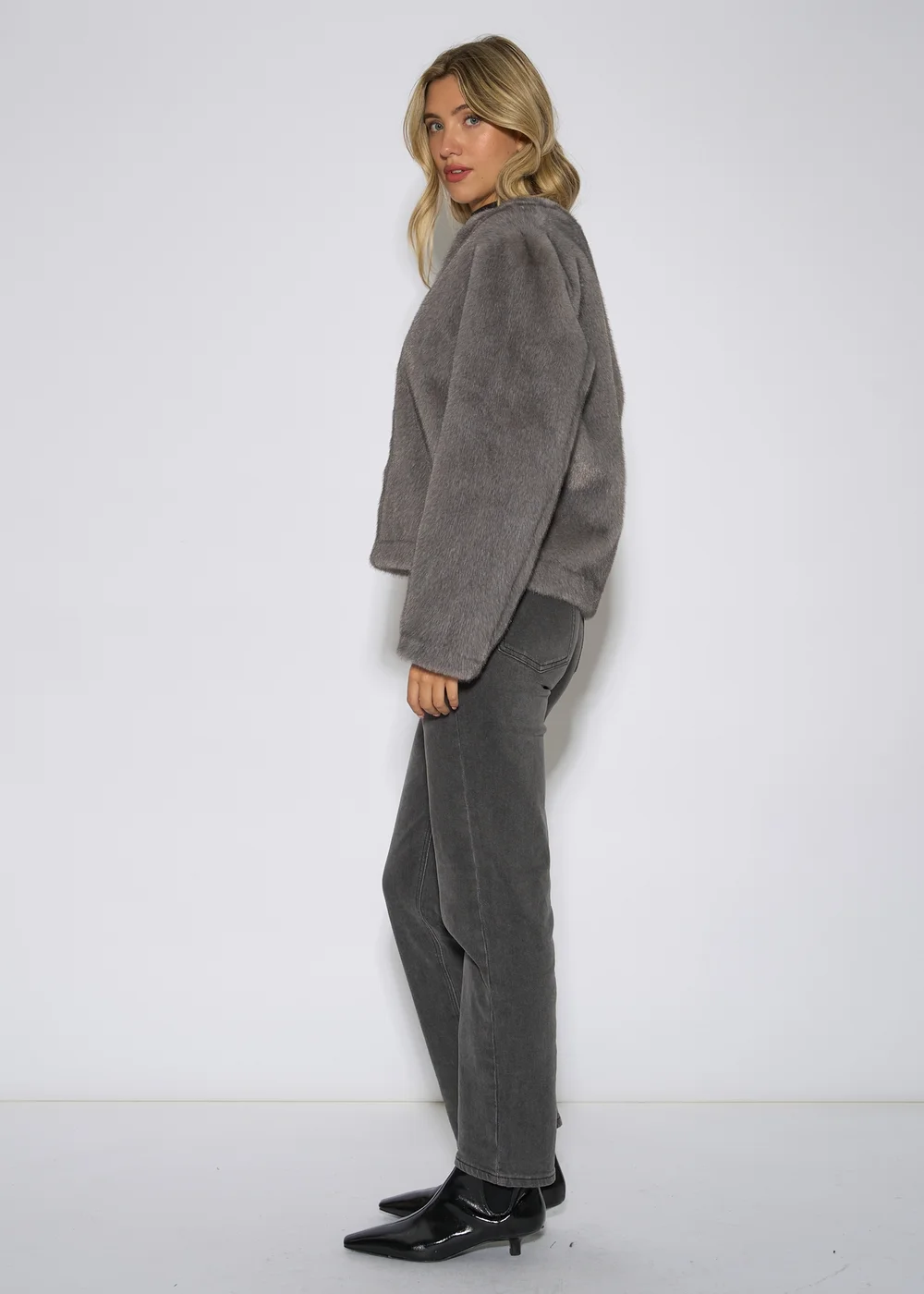 Gini London Mid Grey Short Faux Fur Jacket - M/L Image 4