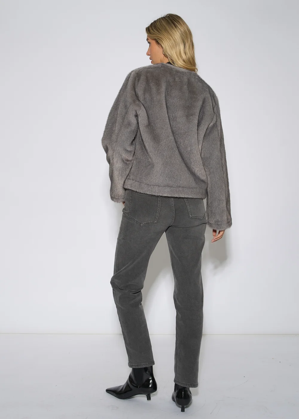 Gini London Mid Grey Short Faux Fur Jacket - M/L Image 2