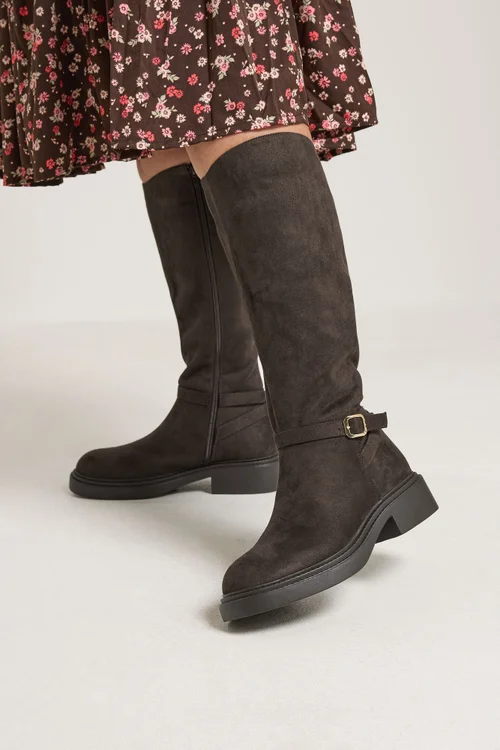 Yours Brown Buckle Detail Riding Boots In Wide E Fit - 7 Wide Image 2