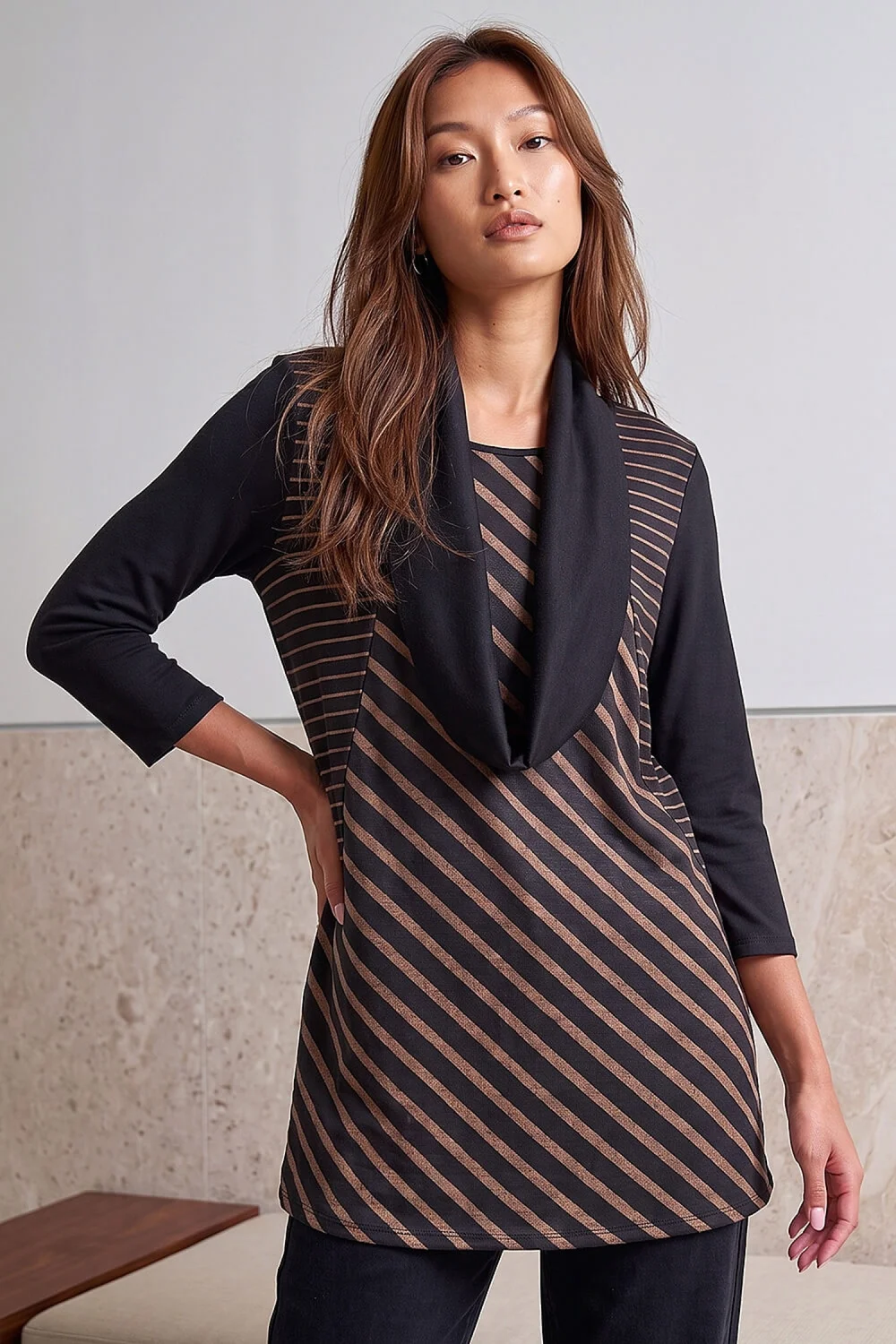 Roman Black Snit Stripe Tunic - 18 Image 2