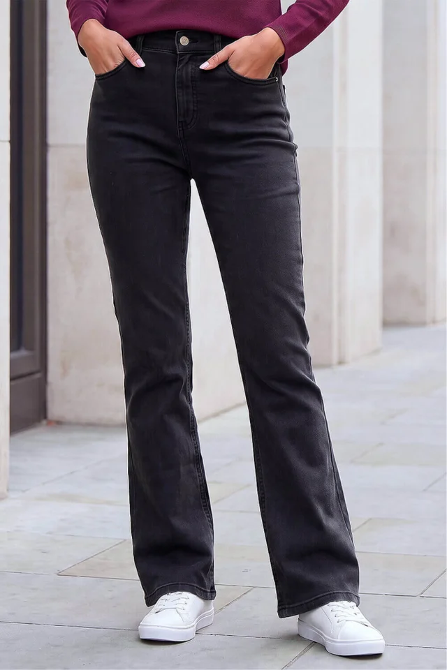 Roman Black Petite Bootcut Stretch Jeans