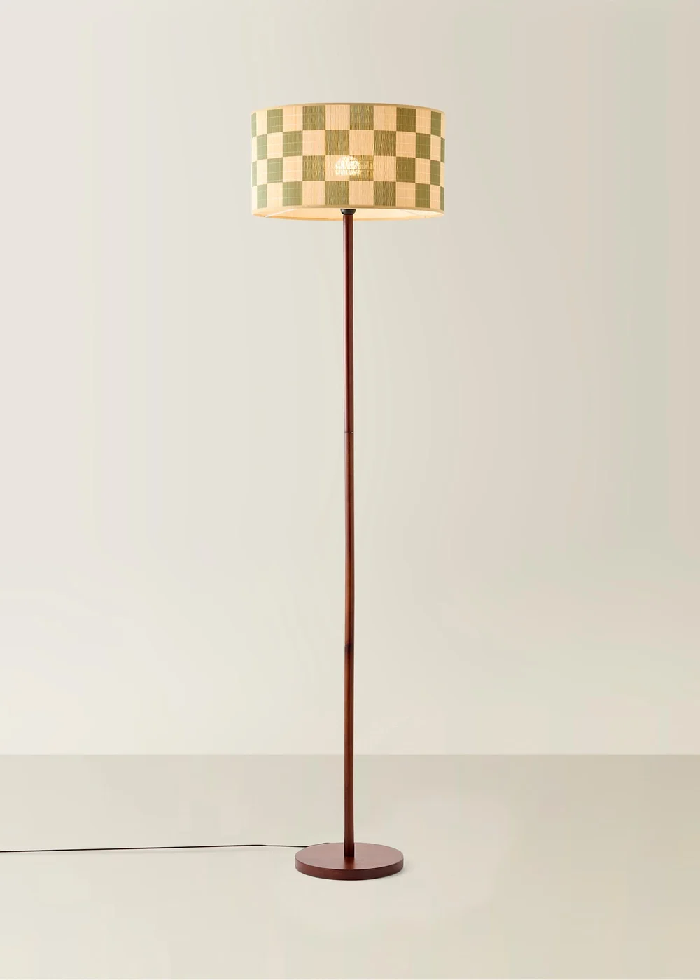 ValueLights Heather Dark Wood Floor Lamp with Checkerboard Bamboo Drum Shade - One Size Image 3
