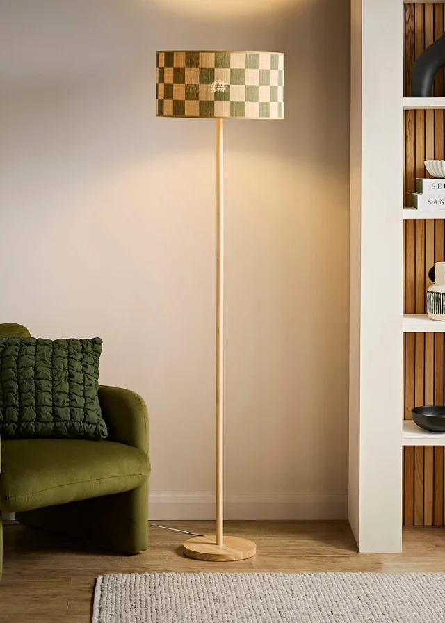 ValueLights Heather Light Wood Stem Floor Lamp with Checkerboard Bamboo Drum Shade
