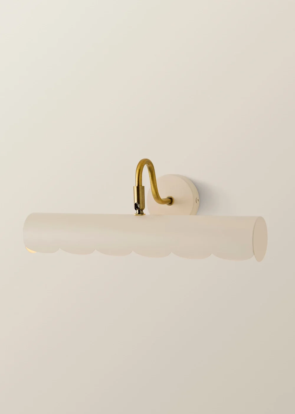ValueLights Millie Cream Scallop Adjustable Picture Wall Light - One Size Image 3