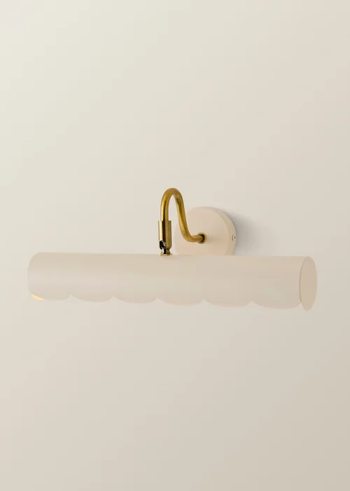 ValueLights Millie Cream Scallop Adjustable Picture Wall Light - One Size Image 3