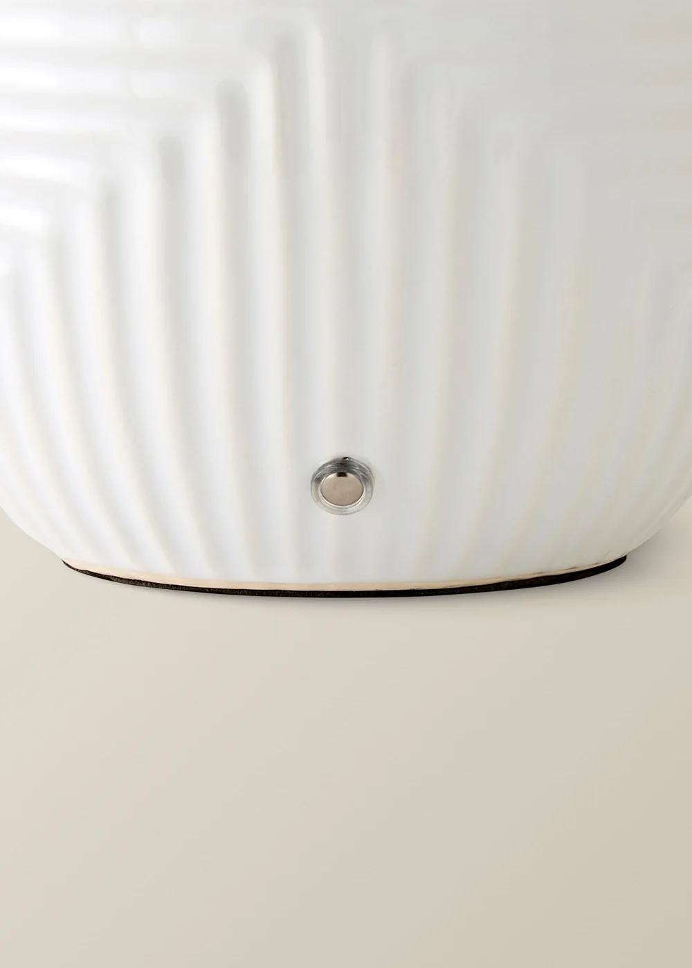 ValueLights Harrison White Medium Rechargeable Ribbed Ceramic Table Lamp - S Image 6