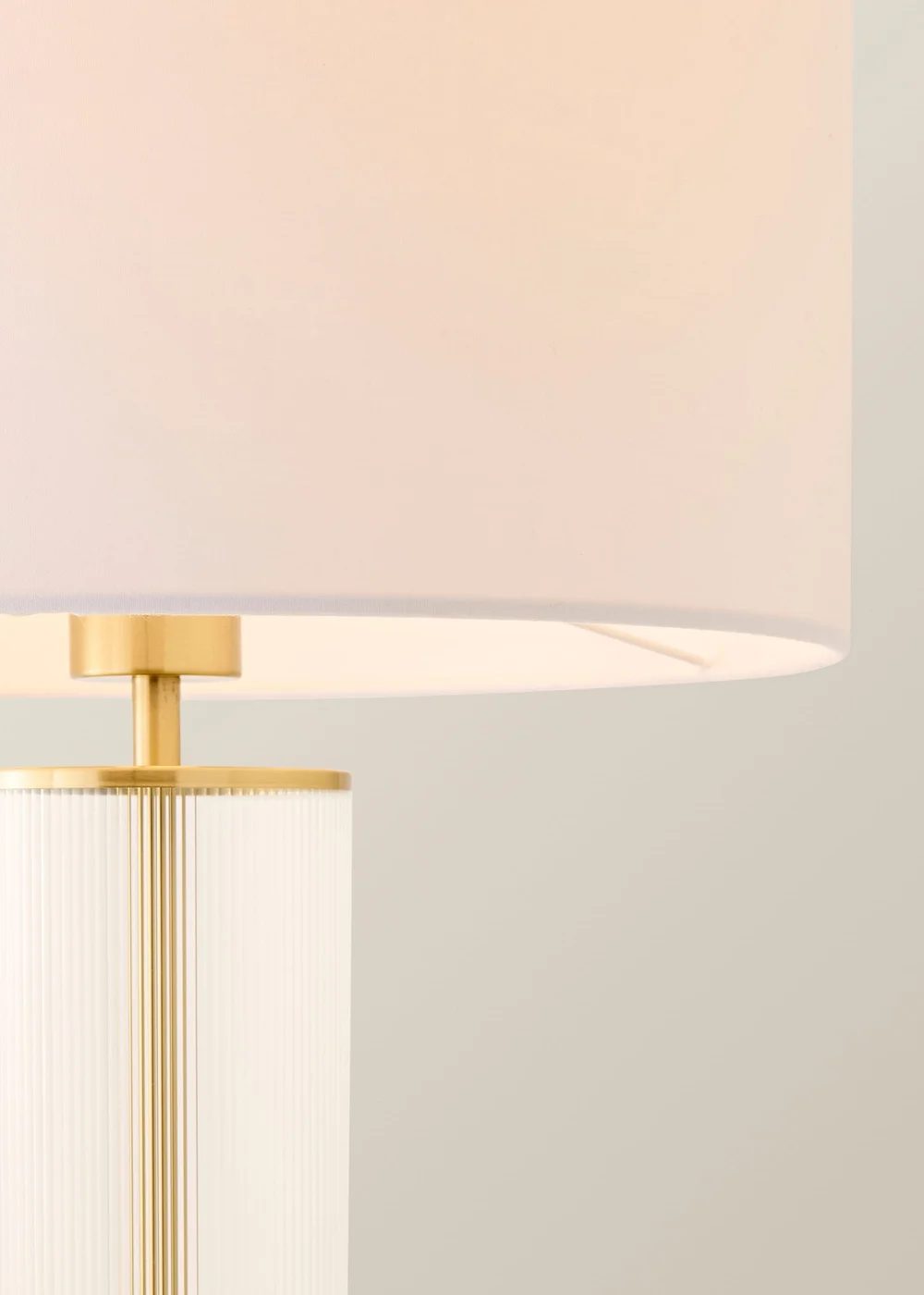 ValueLights Calin Brushed Gold Ribbed Glass Table Lamp Base with White Drum Shade - One Size Image 4