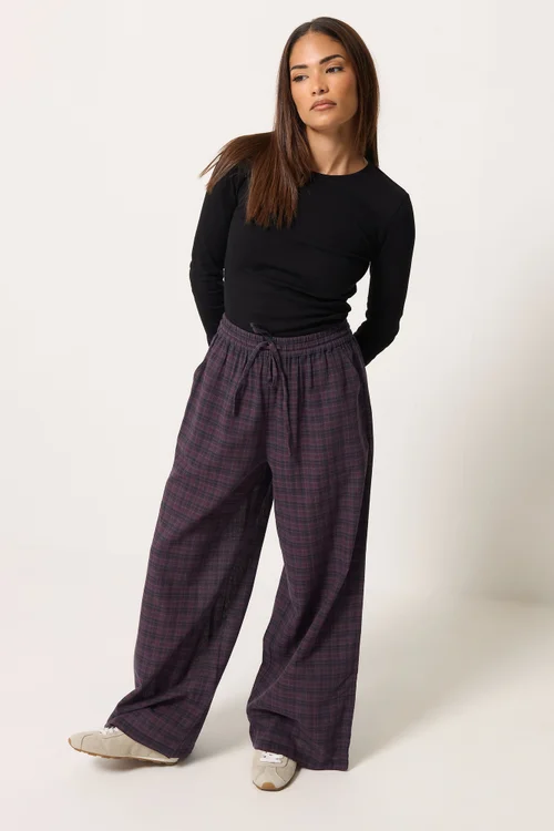PixieGirl Petite Burgundy Red Brushed Check Wide Leg Trousers - 6 Image 2