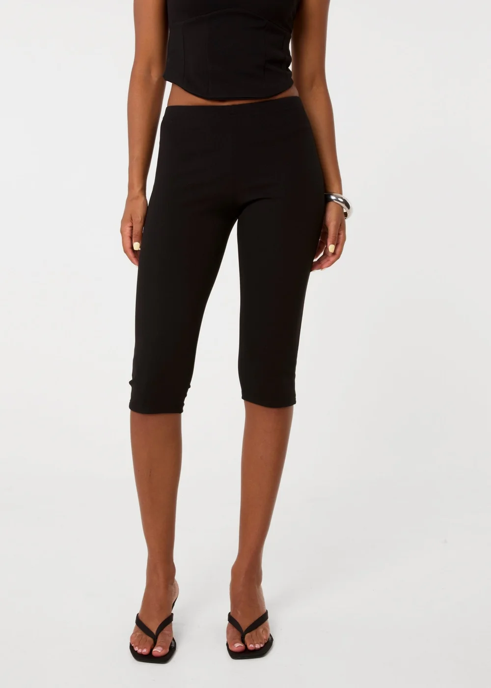 Pink Vanilla Black Ponte Capri Pants - M Image 2