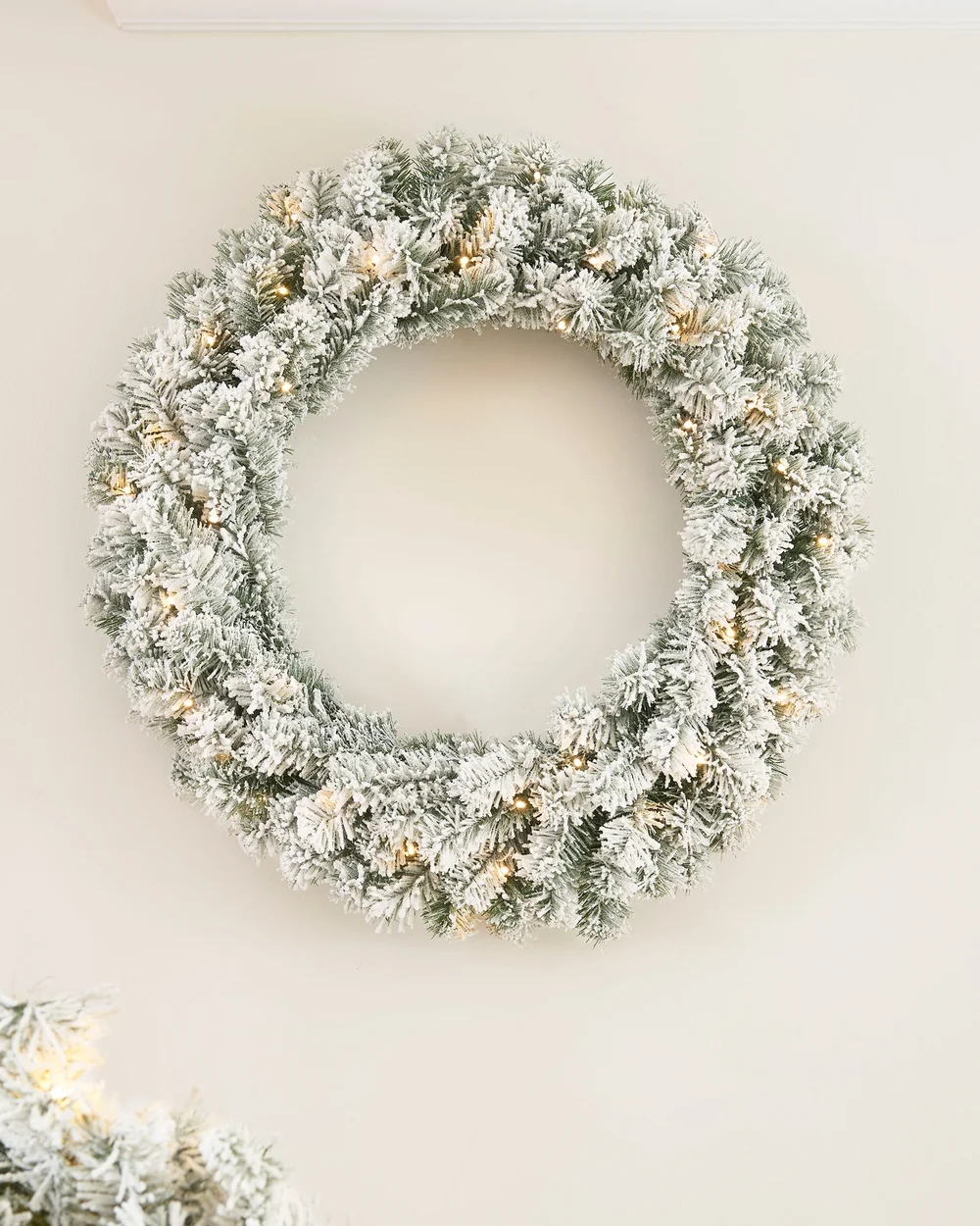 WeRChristmas White Snow-Flocked Pre-Lit Christmas Wreath With Warm White Leds 76 Cm - No Size Image 1