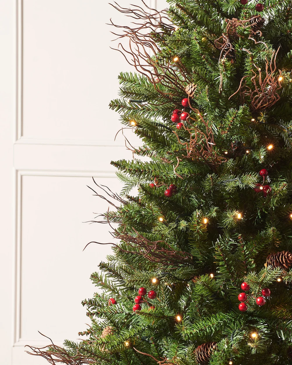 WeRChristmas Green Pre-Lit Potted Artificial Christmas Tree With Pinecones And Red Berries 200 Warm White Leds 4.5 Ft - No Size Image 3