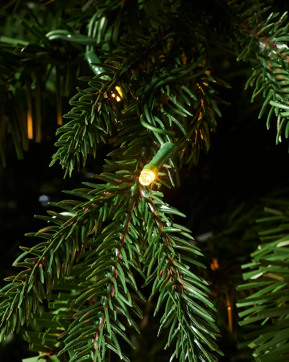 WeRChristmas Green Pre-Lit Grand Alaskan Fir Christmas Tree 7 Ft - No Size Image 4