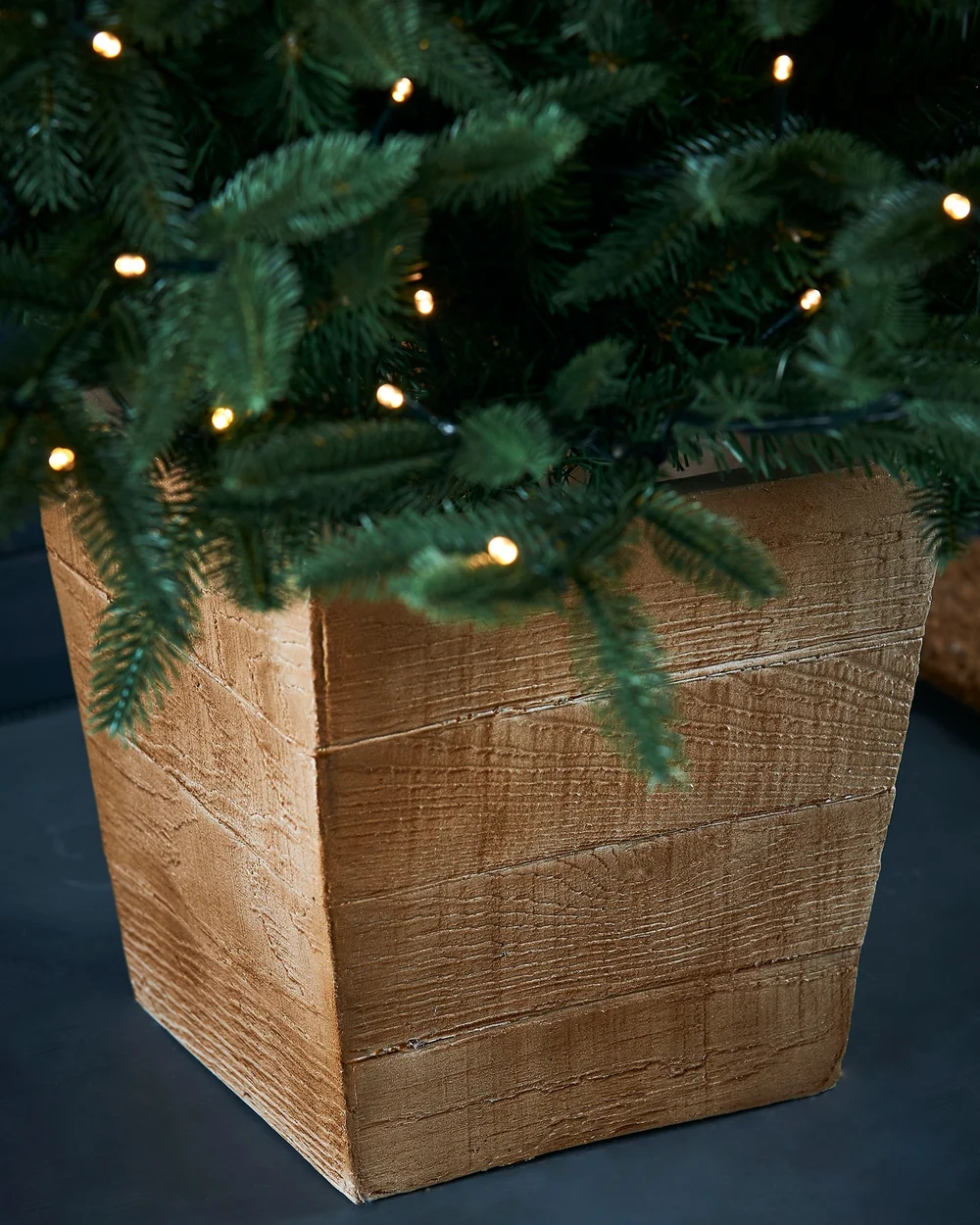 WeRChristmas Green Pre-Lit Potted Alaskan Fir Artificial Christmas Tree 150 Warm White Leds 4 Ft - No Size Image 4