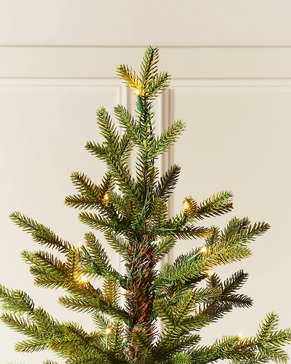 WeRChristmas Green Pre-Lit Nordic Pine Christmas Tree 1893 Pe Pvc Tips 400 Warm White Leds Memory Controller 6 Ft - No Size Image 5