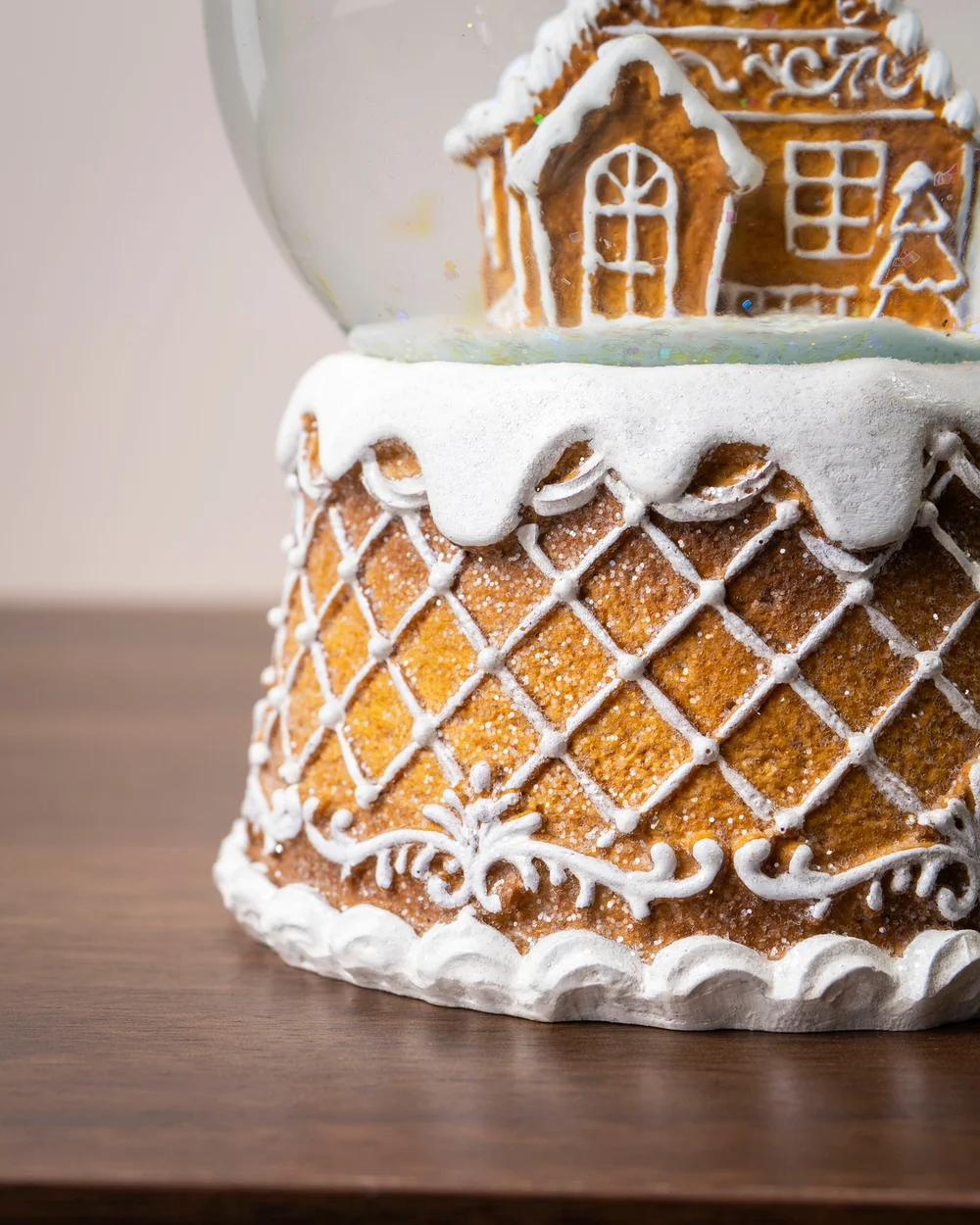 WeRChristmas Gingerbread House Snow Globe 14 Cm - No Size Image 4