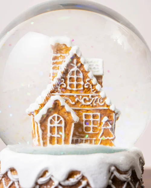 WeRChristmas Gingerbread House Snow Globe 14 Cm - No Size Image 5