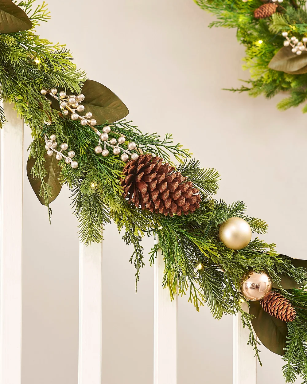 WeRChristmas Green Pre-Lit Mixed-Foliage Artificial Christmas Garland With Berries And Pinecones 50 Warm White Leds 9 Ft - No Size Image 2