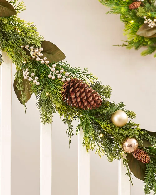 WeRChristmas Green Pre-Lit Mixed-Foliage Artificial Christmas Garland With Berries And Pinecones 50 Warm White Leds 9 Ft - No Size Image 2