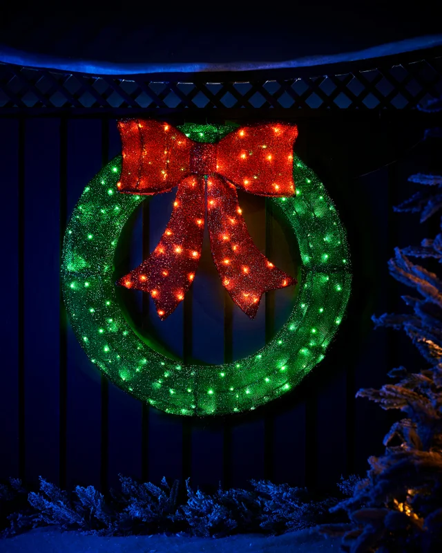 WeRChristmas Green Pre-Lit 3D Wreath Silhouette 85 Cm