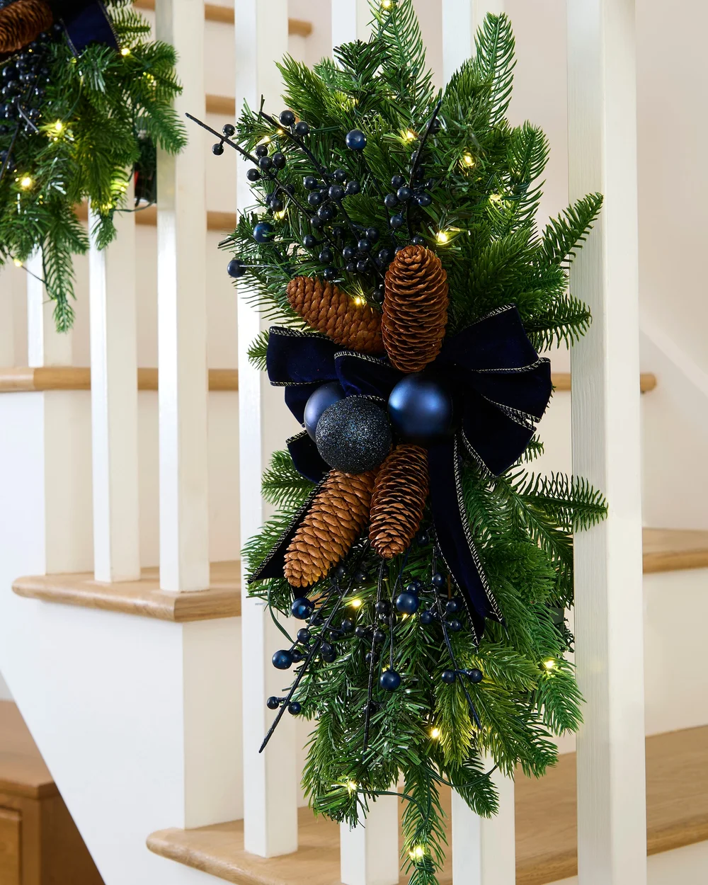 WeRChristmas Navy Pre-Lit Christmas Garland Swag 30 Warm White Leds 60 Cm - No Size Image 4