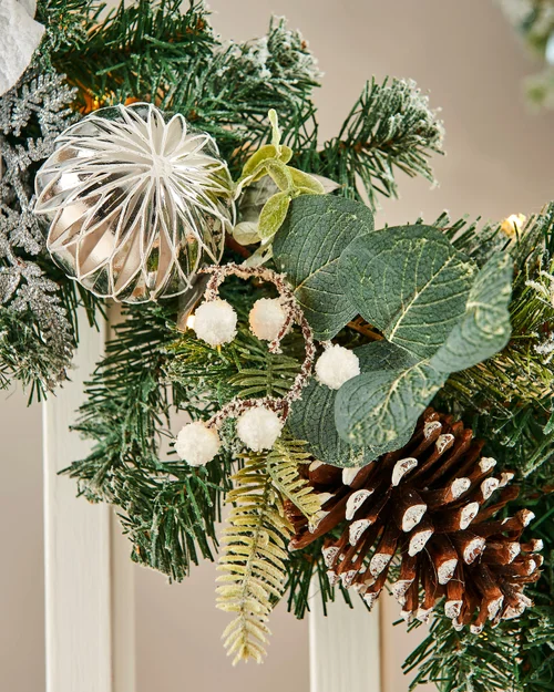 WeRChristmas Multi-Colour Pre-Lit Frosted Silver And White Decorated Artificial Christmas Garland 40 Warm White Leds 9 Ft - No Size Image 5